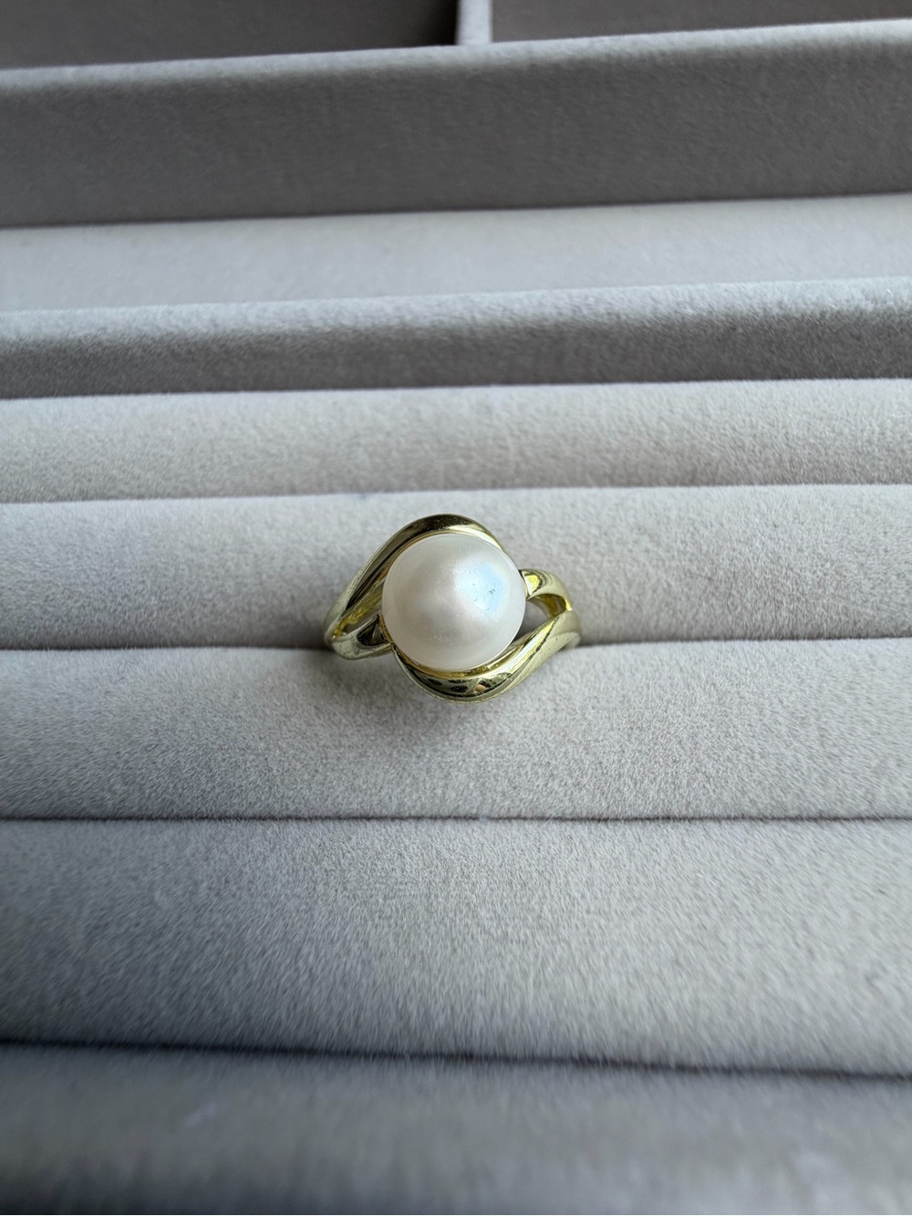 Vintage Gold-Tone Genuine Pearl Bypass Ring - Size 6